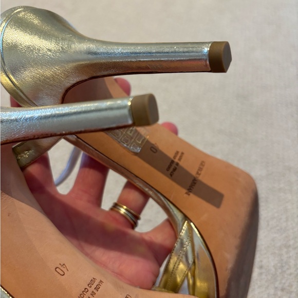 Giorgio Armani Gold Heel - Picture 2 of 8